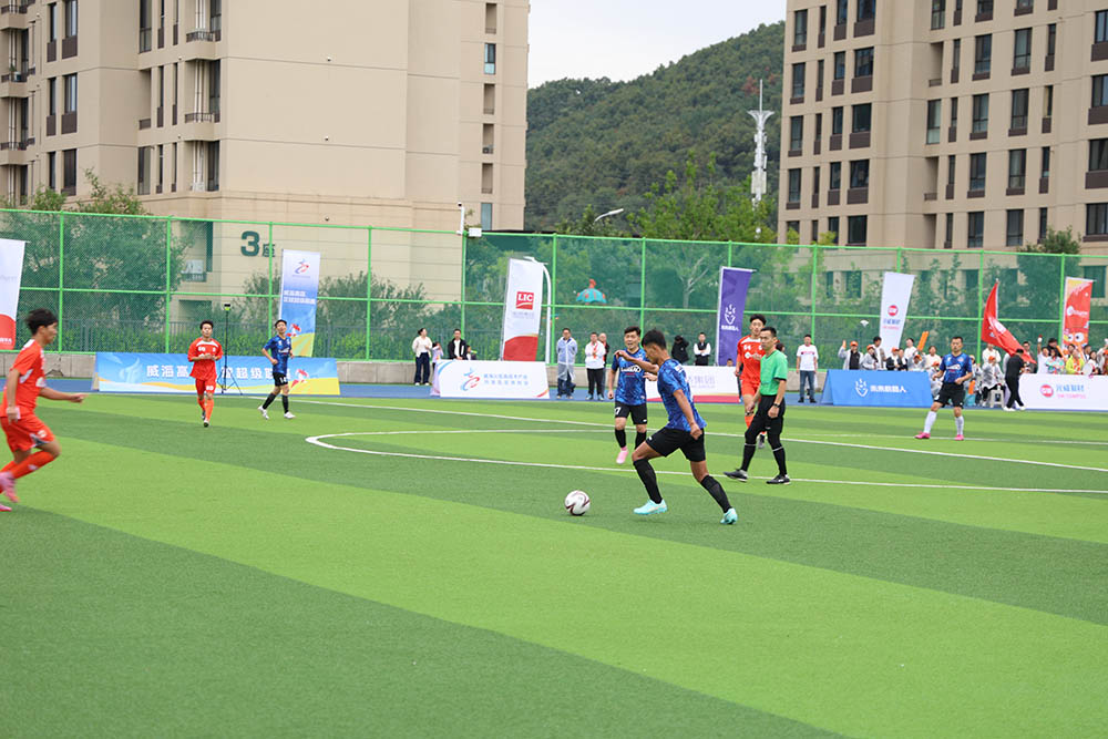 高區(qū)首屆足球超級(jí)聯(lián)賽戰(zhàn)報(bào) | 聯(lián)橋集團(tuán)首戰(zhàn)告捷，旗開(kāi)得勝！