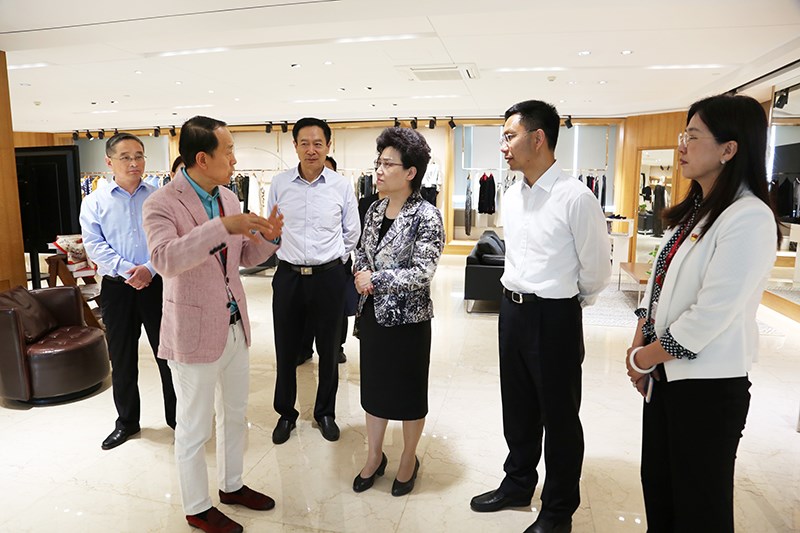 山東省委常委、統(tǒng)戰(zhàn)部部長邢善萍一行到聯(lián)橋集團(tuán)調(diào)研