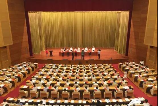 集團(tuán)黨委書記、董事長(zhǎng)慕镕鍵被授予“山東省非公有制經(jīng)濟(jì)人士?jī)?yōu)秀中國(guó)特色社會(huì)主義事業(yè)建設(shè)者”稱號(hào)
